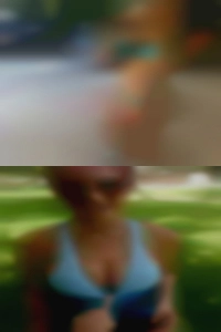 Une femme tres mince anorexique cock meme.