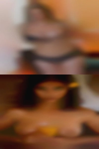 Elle has a sexy tight naked girls body and tattoos.